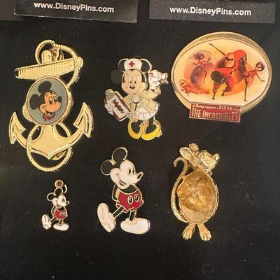 Lot of Disney Pins! and a Goofy Note Pad