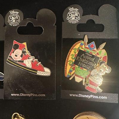 Lot of Disney Pins! and a Goofy Note Pad