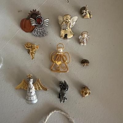 Lot of Angels- Pictures, Figurines, Decor, Ornaments