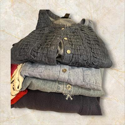Lot of Women's MEDIUM Shirts and Sweaters