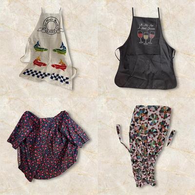 Aprons Lot of 5
