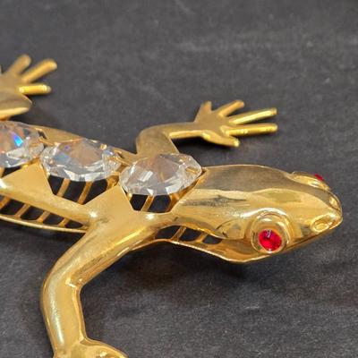 LOT 101D: Gold-tone and Glass Mini Chandelier, Pumpkin Coach, Dragonfly, and Lizard