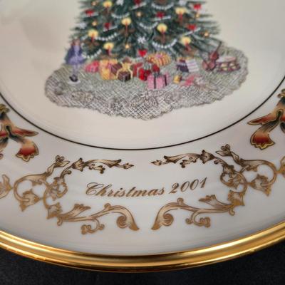 LOT 104D: Lenox 3 Qt. Round Baker, Christmas Tree Plate, Holiday Bowl, and Santa Figurine