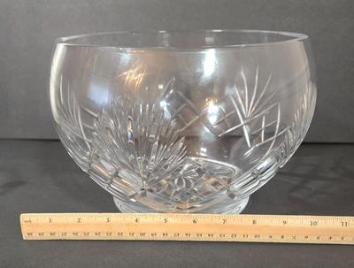 LOT 106D: Crystal Punchbowl with 6 Matching Cups