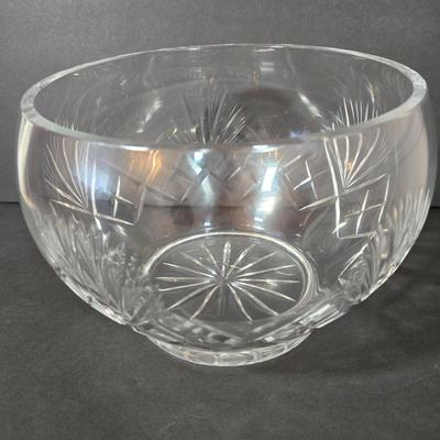 LOT 106D: Crystal Punchbowl with 6 Matching Cups