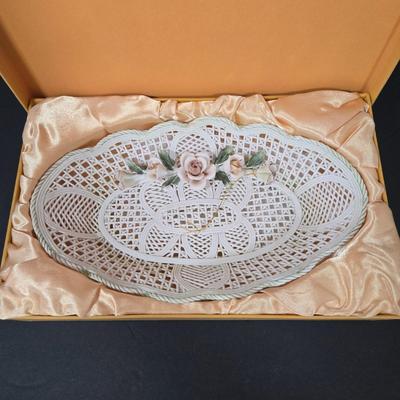 LOT 110D: Beautiful Vintage Porcelain Basket Plates