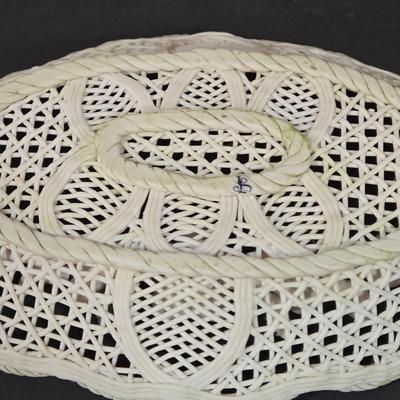 LOT 110D: Beautiful Vintage Porcelain Basket Plates