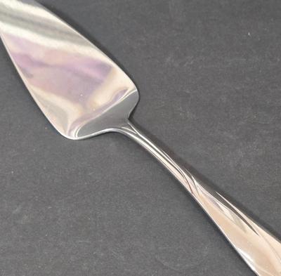 LOT 114D: Assorted Cutlery and Servings Utensils