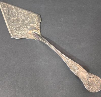 LOT 114D: Assorted Cutlery and Servings Utensils