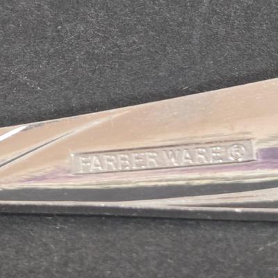 LOT 114D: Assorted Cutlery and Servings Utensils