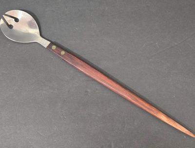 LOT 114D: Assorted Cutlery and Servings Utensils