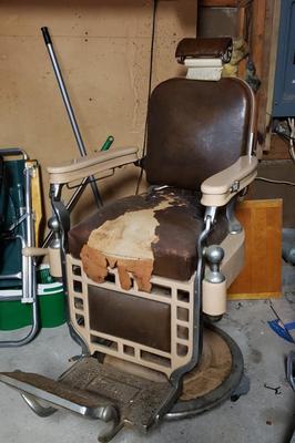 LOT 132G: Antique Theo. A Kochs Barber Chair