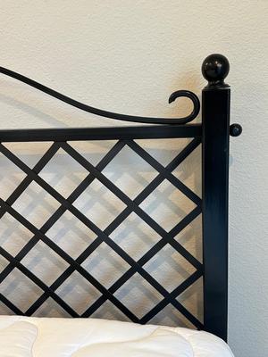 Black Metal Lattice Queen Bed with Frame
