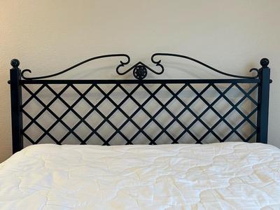 Black Metal Lattice Queen Bed with Frame