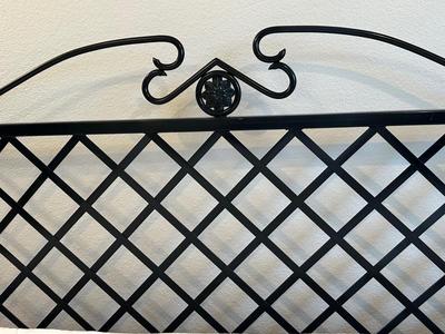 Black Metal Lattice Queen Bed with Frame