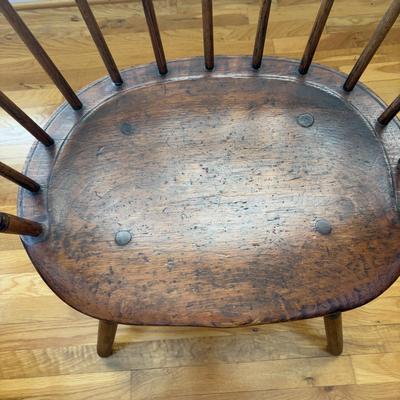 Wooden Windsor Chair with Needlepoint Pillow (LR-SF)