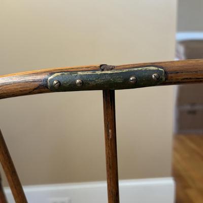 Wooden Windsor Chair with Needlepoint Pillow (LR-SF)