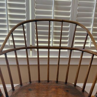 Wooden Windsor Chair with Needlepoint Pillow (LR-SF)