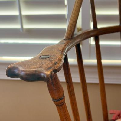 Wooden Windsor Chair with Needlepoint Pillow (LR-SF)