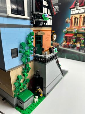 LEGO Icons Tudor Corner Complete Set