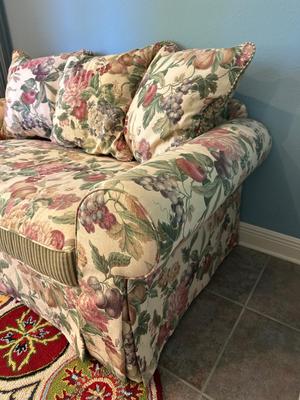 Karpen Upholstered Loveseat