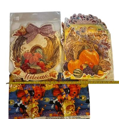 Sale Photo Thumbnail #42: Lot Thanksgiving / Fall Items - Paper Decorations, Fabric (approx. 2'x3'), Ribbon
