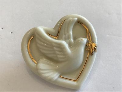Lenox Dove pin