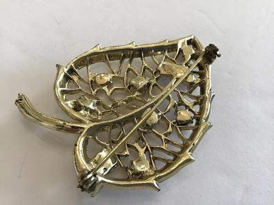 Rhinestone Brooch gold Tone
