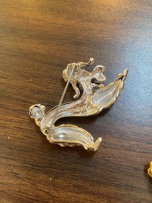 Assorted Costume Jewelry Brooch Lot. Trifari, Monet, Craft ++++