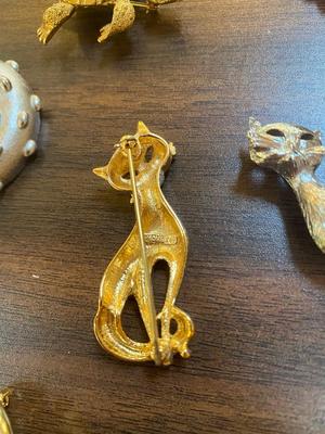 Assorted Costume Jewelry Brooch Lot. Trifari, Monet, Craft ++++