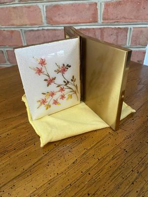 Vintage Makeup Compact W/ Comb