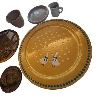 12 Pieces Mixed Items - Pineapple Trivet, Plates, Cups, Bowls, Kitchen