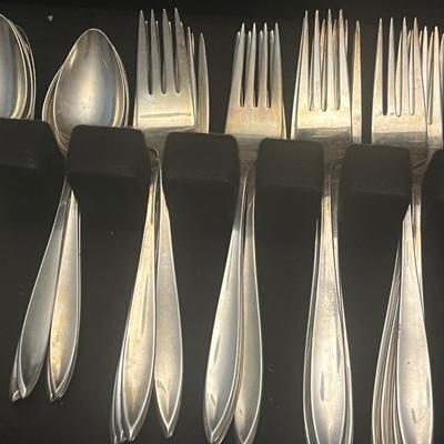 LOT 58: Gorham Sterling Silver Flatware - Incomplete Set - Knives Not Weighed (Sterling Handles/Stainless Blades) - 1108 Grams