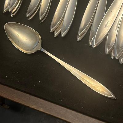 LOT 58: Gorham Sterling Silver Flatware - Incomplete Set - Knives Not Weighed (Sterling Handles/Stainless Blades) - 1108 Grams
