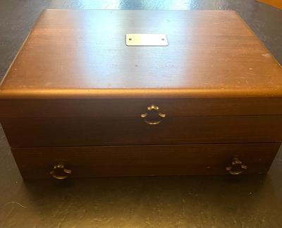 LOT 58: Gorham Sterling Silver Flatware - Incomplete Set - Knives Not Weighed (Sterling Handles/Stainless Blades) - 1108 Grams