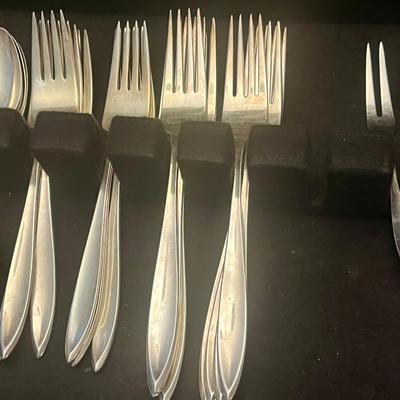 LOT 58: Gorham Sterling Silver Flatware - Incomplete Set - Knives Not Weighed (Sterling Handles/Stainless Blades) - 1108 Grams