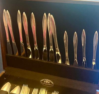 LOT 58: Gorham Sterling Silver Flatware - Incomplete Set - Knives Not Weighed (Sterling Handles/Stainless Blades) - 1108 Grams