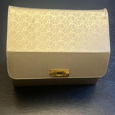 LOT 59: Towle Sterling Silver French Provincial Flatware - Knives Not Weighed - 1076 Grams