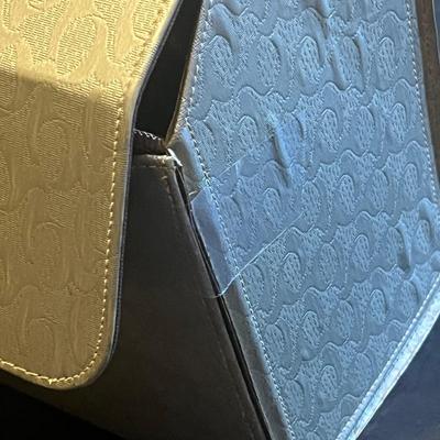 LOT 59: Towle Sterling Silver French Provincial Flatware - Knives Not Weighed - 1076 Grams