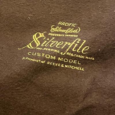 LOT 59: Towle Sterling Silver French Provincial Flatware - Knives Not Weighed - 1076 Grams