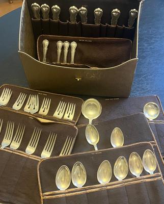 LOT 59: Towle Sterling Silver French Provincial Flatware - Knives Not Weighed - 1076 Grams