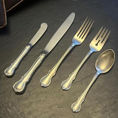 LOT 59: Towle Sterling Silver French Provincial Flatware - Knives Not Weighed - 1076 Grams