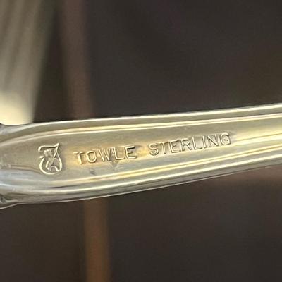 LOT 59: Towle Sterling Silver French Provincial Flatware - Knives Not Weighed - 1076 Grams