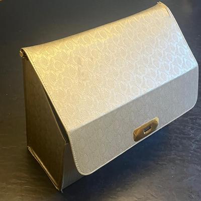 LOT 59: Towle Sterling Silver French Provincial Flatware - Knives Not Weighed - 1076 Grams