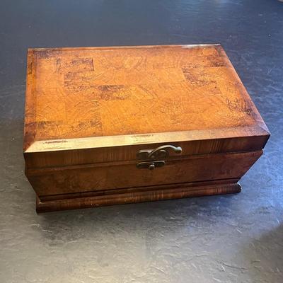 LOT 60: Collection of Jewelry Boxes