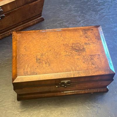 LOT 60: Collection of Jewelry Boxes
