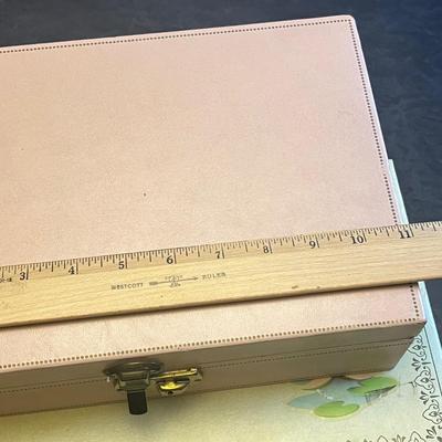 LOT 61: Jewelry Boxes