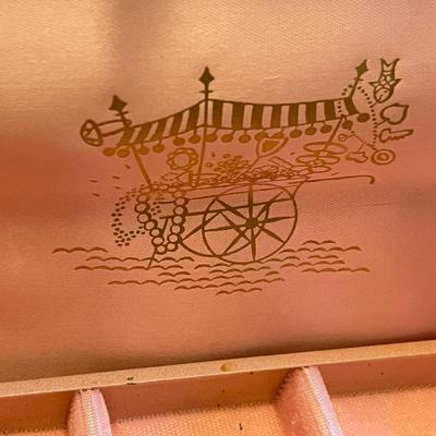 LOT 61: Jewelry Boxes