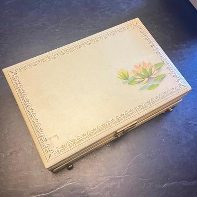 LOT 61: Jewelry Boxes