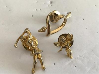 Lot of pins